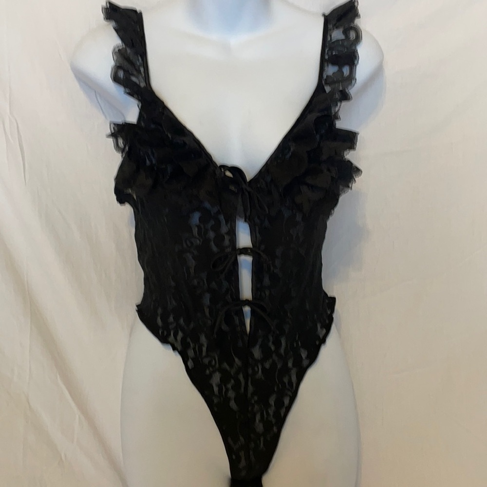 VTG lace bodysuit